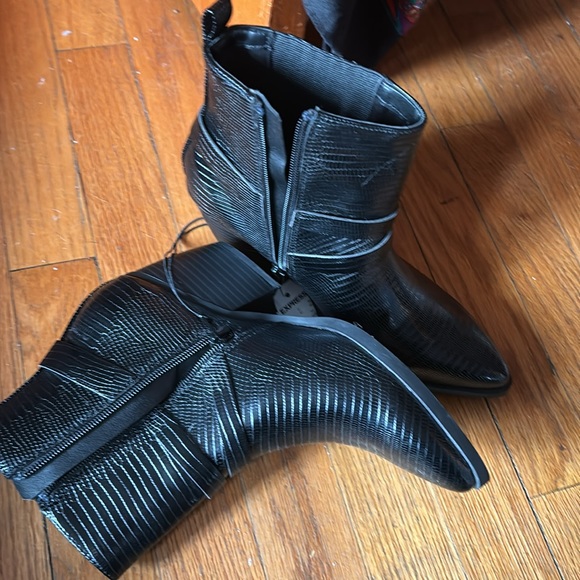 NWT Express cowboy booties - Picture 3 of 7